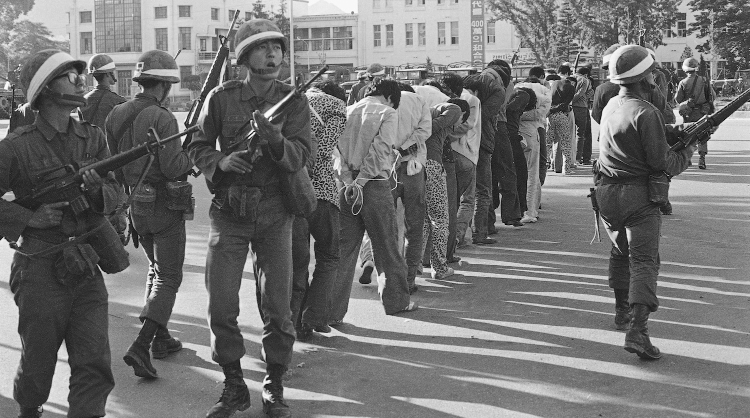 폭력적인 독재권력이 우리 사회를 어떻게 무너뜨리는지 5.18광주민중항쟁에서 분명히 보여주었다.