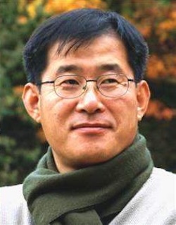 유정길 공동대표는 서구에서부터 출현한 이성 중심주의적 근대가 생태계를 붕괴시키고 있다고 강하게 비판한다.