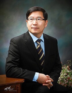 ▲ 박광수 명예교수