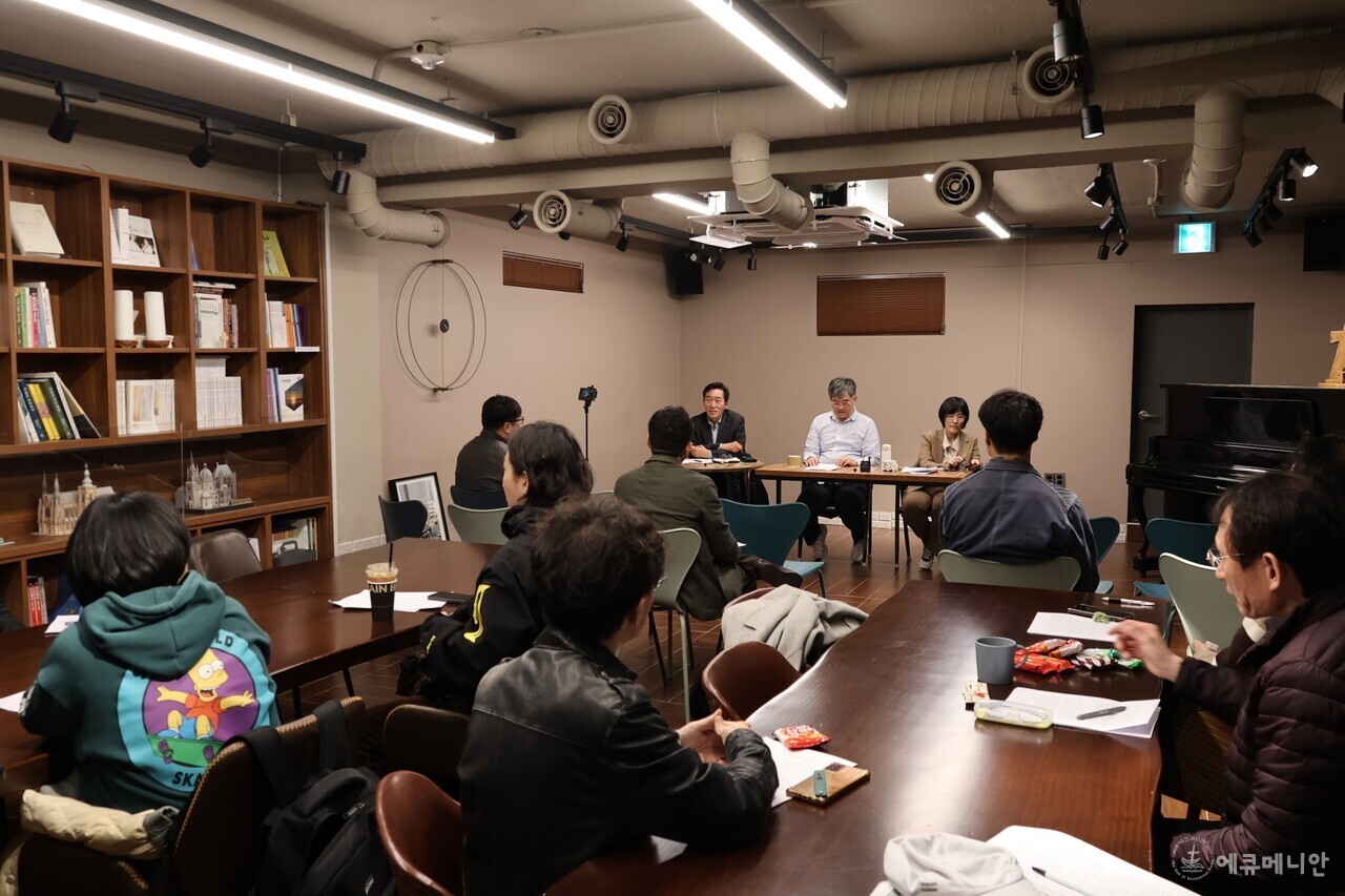 ▲ 서남동·안병무 교수 등의 글로부터 시작된 민중신학이 50주년을 맞아 이를 기념해 제3시대그리스도교연구소와 한국민중신학회가 심포지엄 개최하고 ‘민중’이라는 말 속에 담긴 함의를 철저하게 다시 분석했다. ⓒ임석규